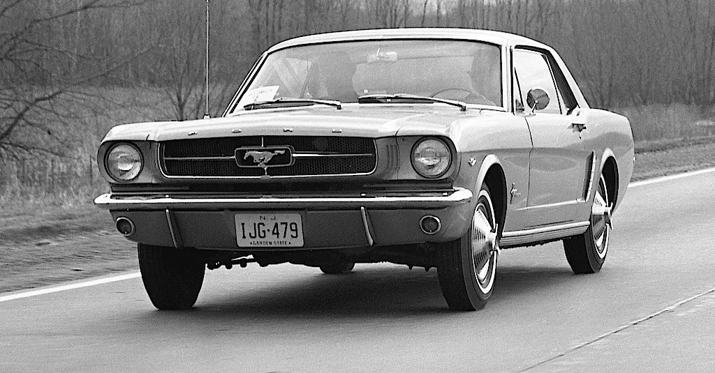 Tháng 4 năm 1964 Ford Mustang Giới thiệu Road Rally