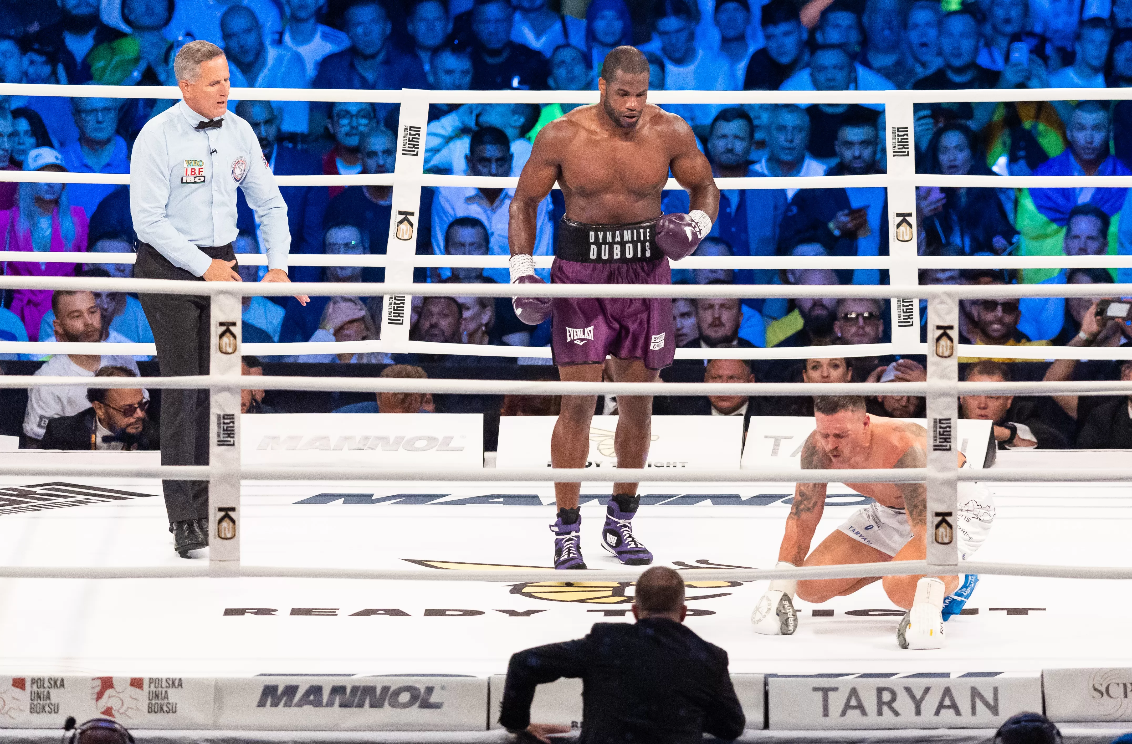 Usyk beat Dubois in controversial circumstances last year