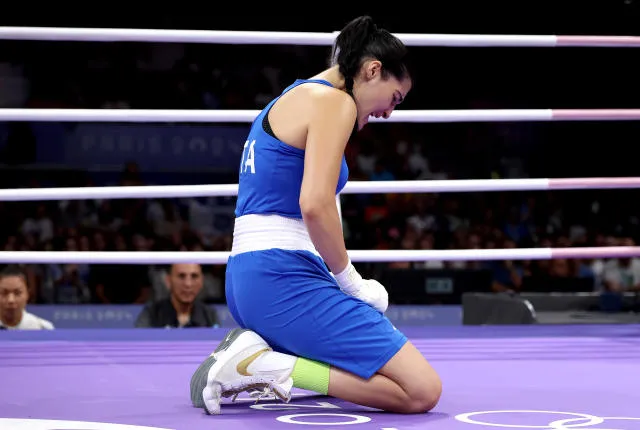 Paris Olympics: Italy's Angela Carini abandons fight with Algeria's Imane  Khelif, who failed unspecified gender test, after 46 seconds - Yahoo Sports