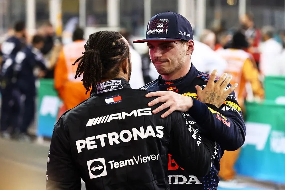 Verstappen a "de la peine" pour Hamilton