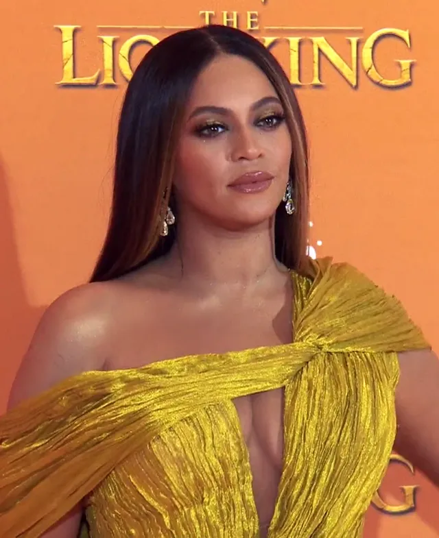 Tập tin:Beyoncé at The Lion King European Premiere 2019.png – Wikipedia  tiếng Việt