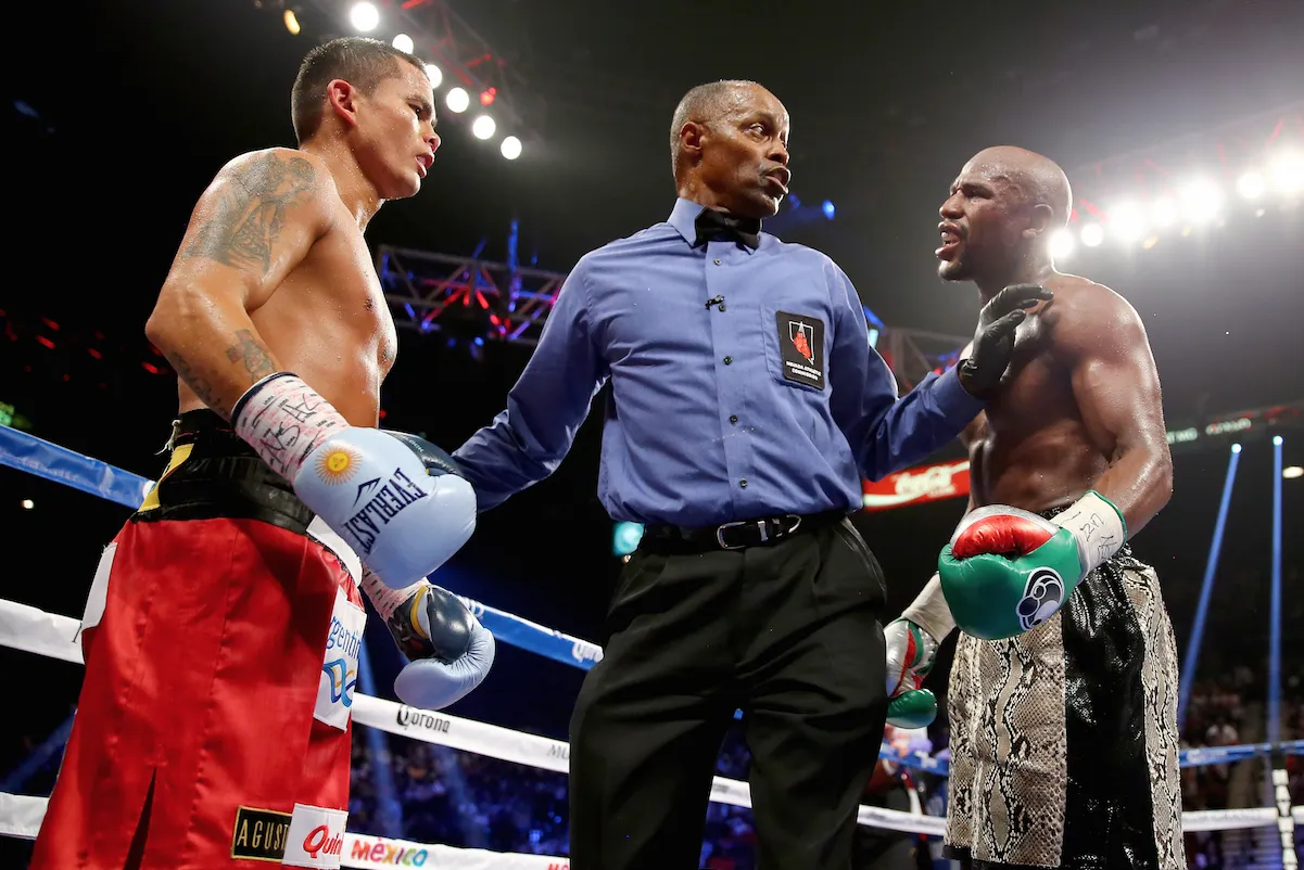 Bleacher Report về X: "Marcos Maidana có cắn Floyd Mayweather không? http://t.co/qIyED4ZJ7f http://t.co/82d7zM8Cxk" / X